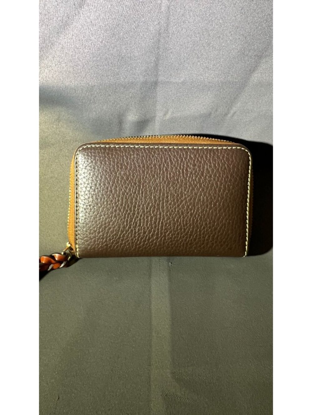 Dooney & Bourke Zip Around Brown Pebble Leather Wallet With Red Interior & Wrist - Picture 3 of 10